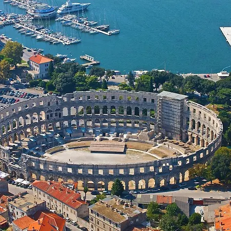 Adria Pula